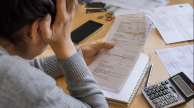 El 57% de los bonaerenses que tomó deuda con una financiera está en mora
