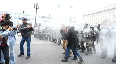 Incidentes en la Marcha Federal Universitaria: piedras y gases lacrimógenos