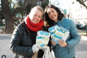 Huertas en casa: el Municipio entregó semillas para vecinos de Lomas