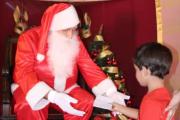 Papá Noel recorrerá los barrios de Lomas para recibir las cartas de los chicos