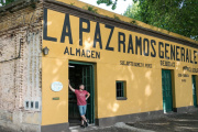 Historia viva del campo bonaerense: tres generaciones sostienen la pulpería que habilitó Juan Manuel de Rosas