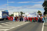 Residentes del Hospital Posadas realizaron un paro y cortaron un acceso de la Autopista del Oeste