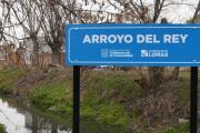 Profundizan los trabajos de saneamiento y preservación ambiental en los arroyos de Lomas