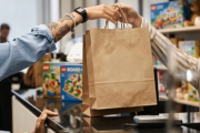 Día de la Madre: las ventas de las pymes cayeron 1,4% y suman cinco años en baja